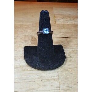Vintage Sterling Marcasite ring w blue stone Preowned size 7.75